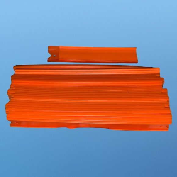 Huge Lot of Hot Wheels Playsets, Tracks & Accessories - Picture 3 of 8